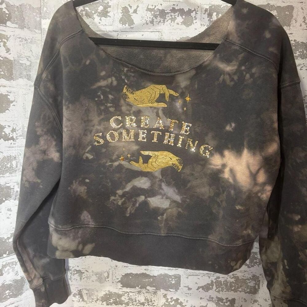 Reggae artist Joe Sambo Women's Off the shoulder cropped  Sweatshirt